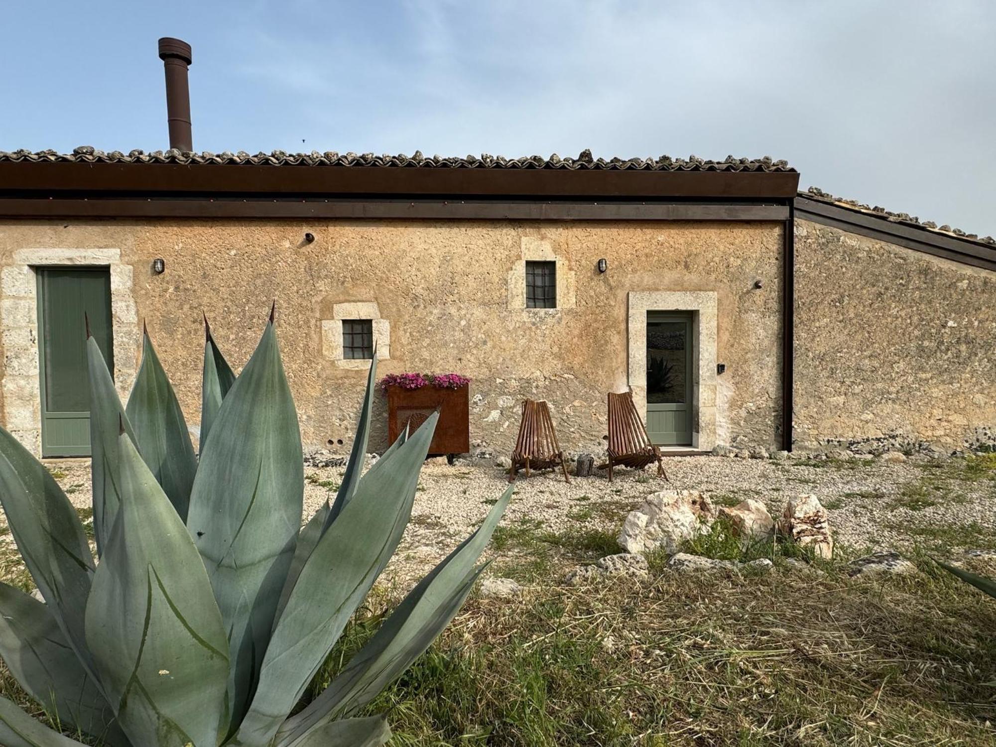 Hostal Casa Farfaglia Noto Exterior foto